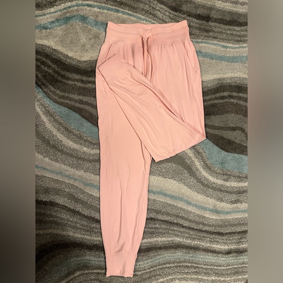 NWOT LULULEMON READY TO RULU HIGH RISE JOGGER - Picture 4 of 4
